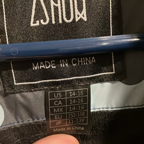 ZShow Brand Camouflage Coat - Picture 4 of 8